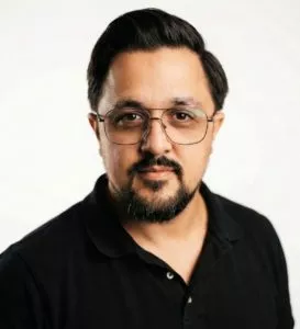 Adam Lundstedt - Fastighetstekniker i<br /><b>Warning</b>:  Invalid argument supplied for foreach() in <b>/srv/www.cormac.se/htdocs/wp-content/themes/cormac-theme/templates/temp-kontakt.php</b> on line <b>68</b><br />